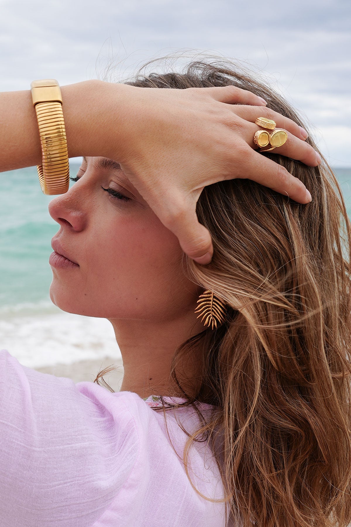 Avra (Cat Eye Stone Honey)