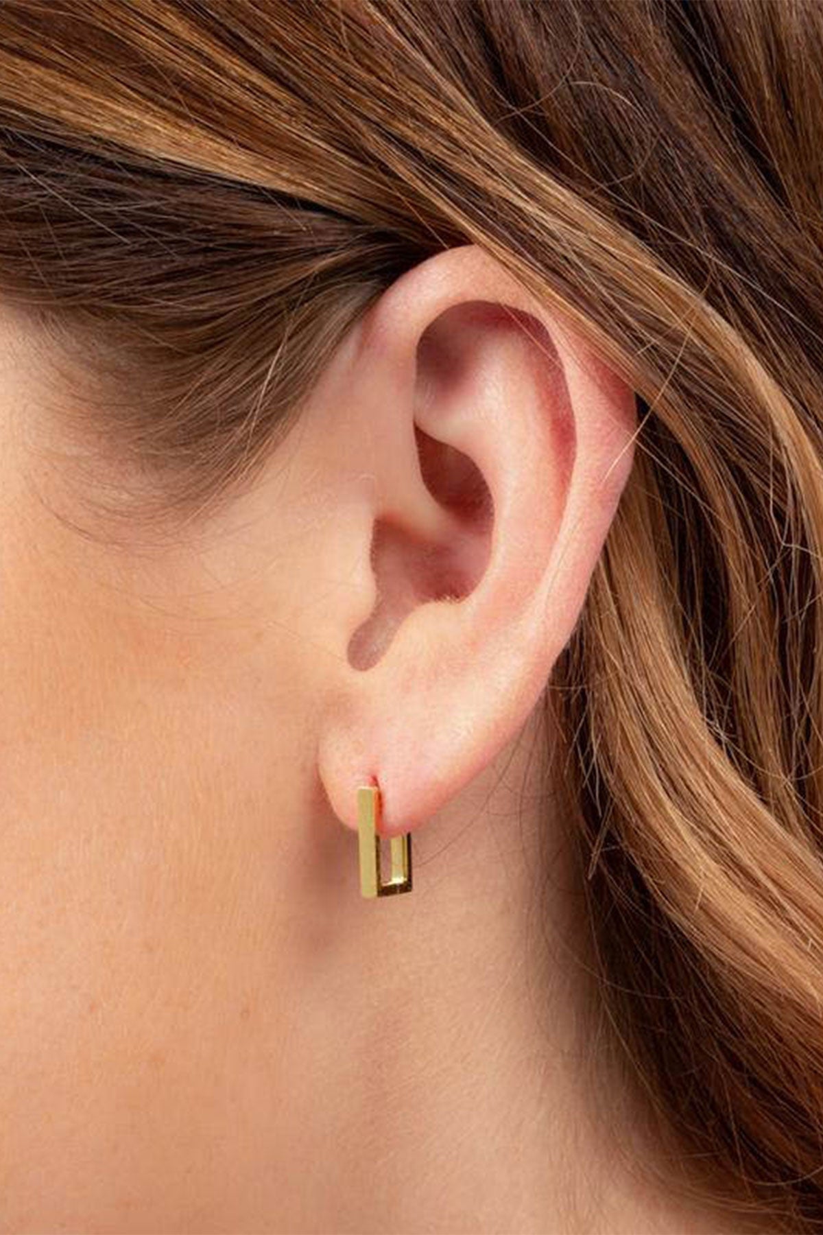 Huggie Squared Earring (Gold)