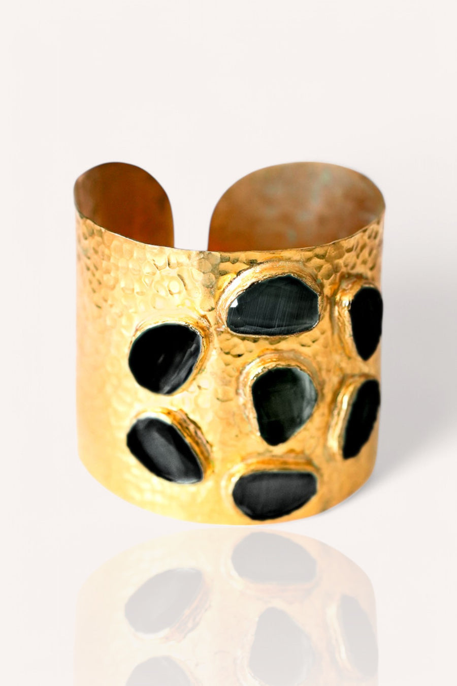 Aida (Cat Eye Stone Black)