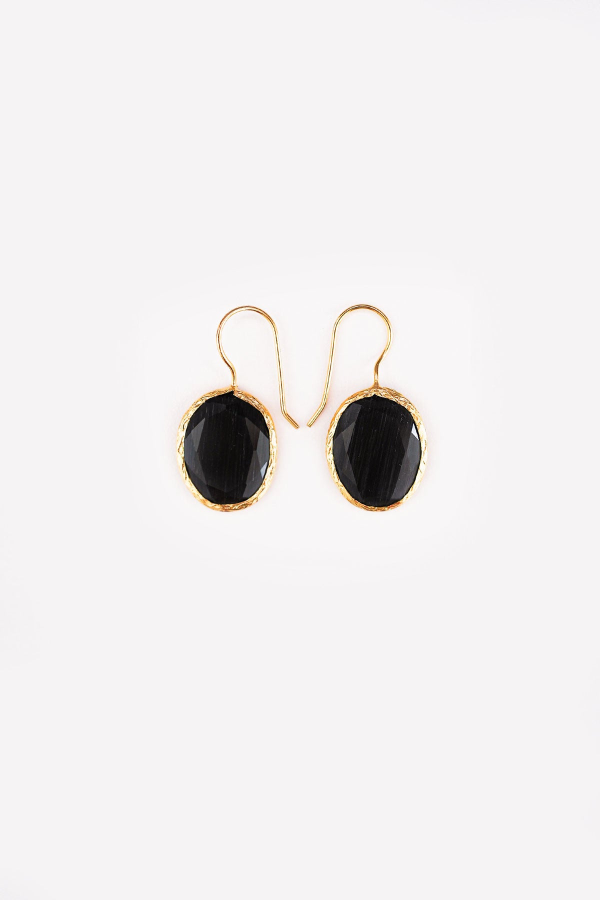 Elania (Cat Eye Stone Black)